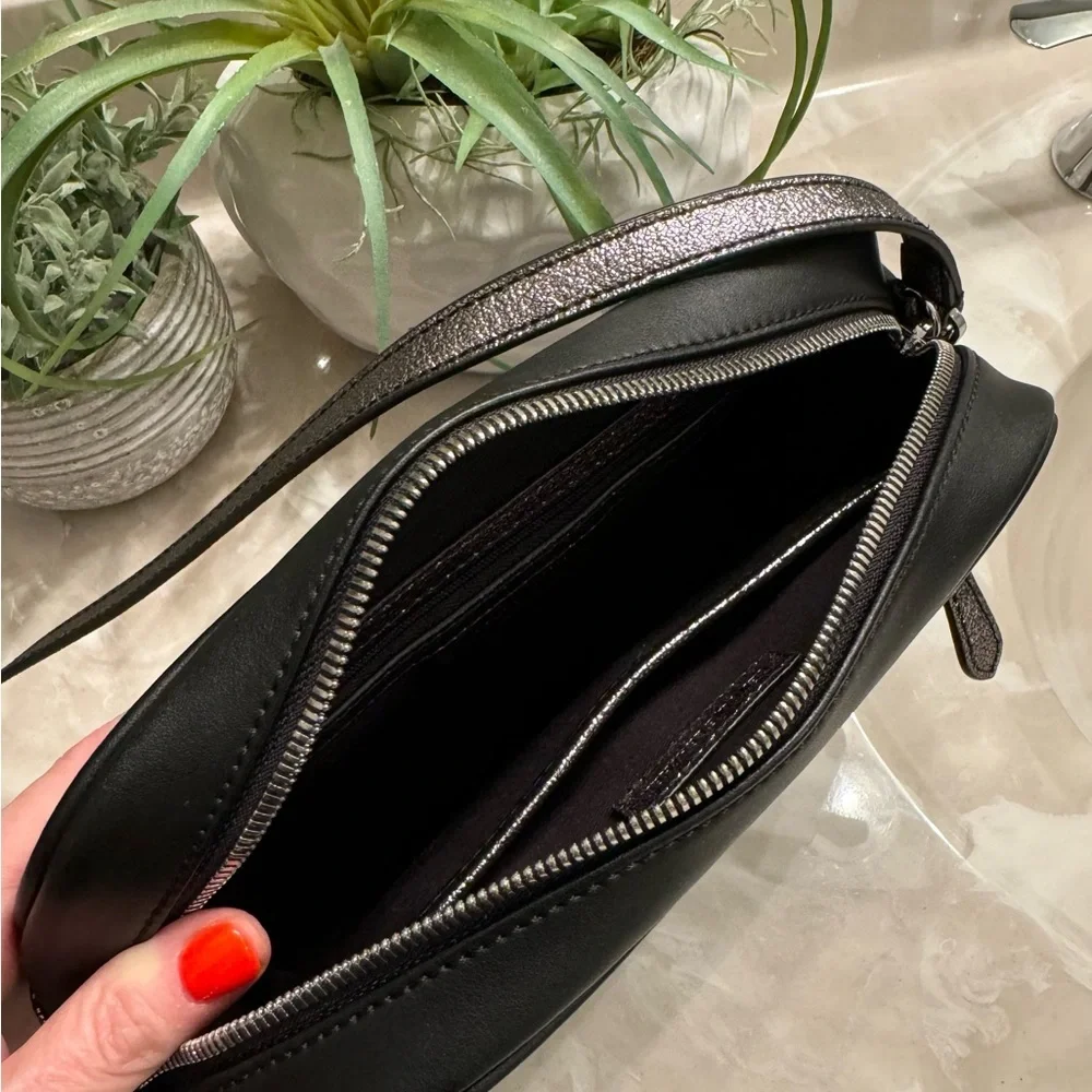 GILI Got It Love It Black Leather crossbody Purse